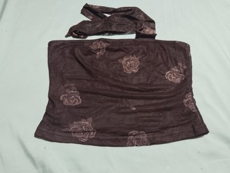 Braunes Mesh-Rosenmuster-Haltertop