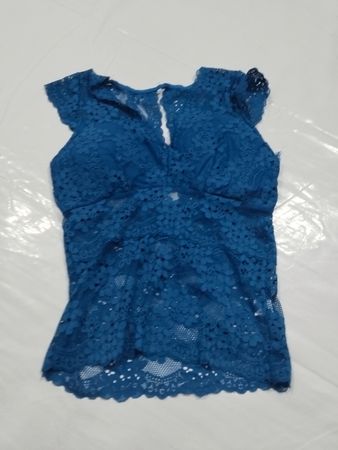 Blauer Spitzenoberteil