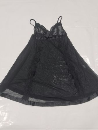 Babydoll-Nachthemd mit schwarzer Spitzenbordüre