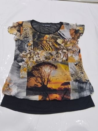 ESCOLÁ Damen Kurzarm Patchwork Print Top mit schwarzem Unterteil