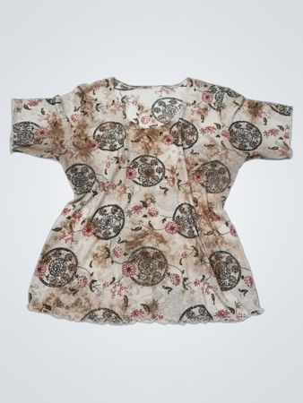 T-Shirt mit Blumen- und Medaillendruck