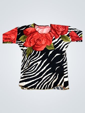 Schwarz-weißes Zebra-Print-T-Shirt mit roten Rosen