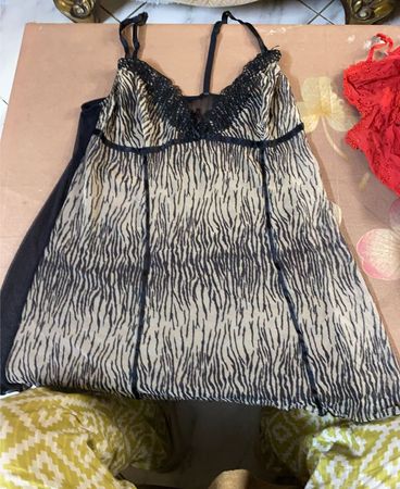 Durchsichtiger Tierdruck-Babydoll mit Spitze