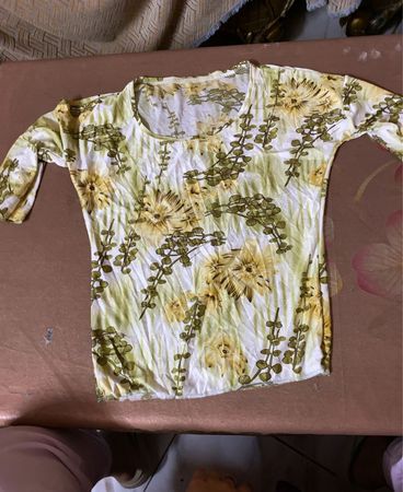 Damen T-Shirt mit Blumenmuster