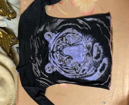 Ashvi Paris Schwarzes Langarm-T-Shirt mit Tiger Grafik