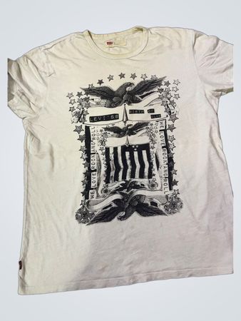Levi's Weißes T-Shirt mit Adler- und Sternen-Grafik
