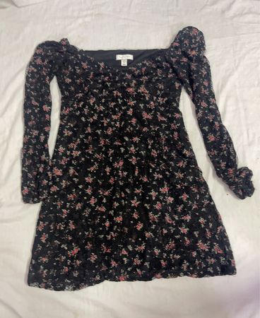 Schwarzes Blumenspitze Puffärmel Mini Kleid