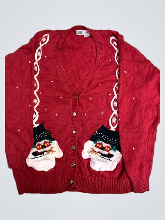 Roter gestrickter Weihnachtscardigan mit Schneemännern und Schneeflocken