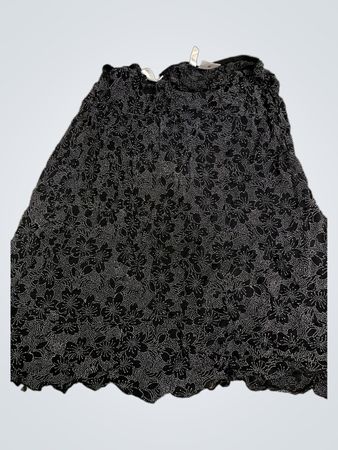 Yessica Schwarzer Blumenmuster Midirock