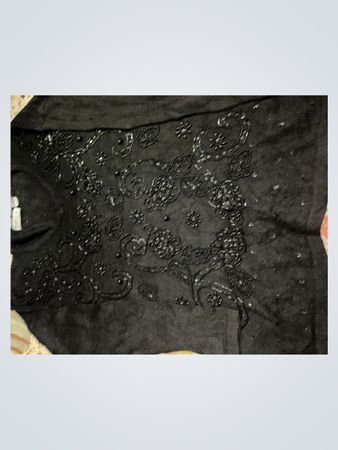 Bonnie Evans Schwarzer Perlenpullover