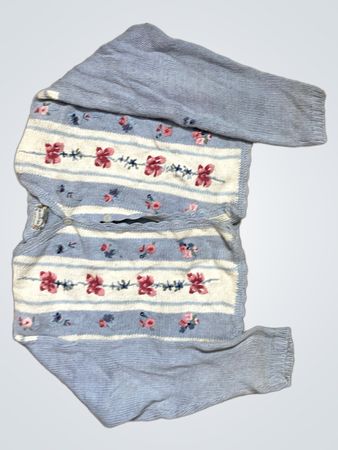 ONE STEP UP Blaue Strickjacke mit Blumenmuster