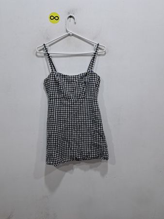 Robe à carreaux noir et blanc