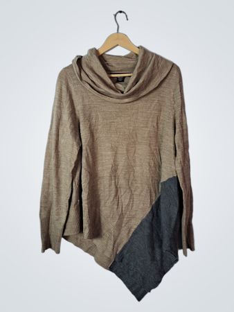 BETH & MADISON Tan and Gray Sweater