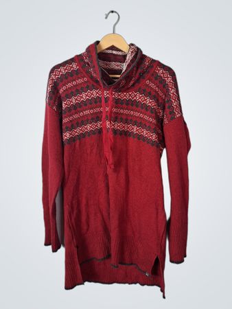 Women's Red and Black Knit Sweater