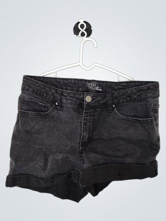 Time and Tru Black Mid-Rise Shorts