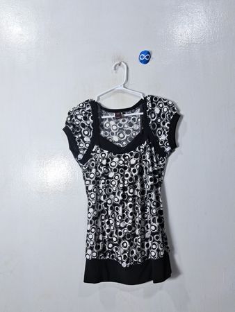 Wrapper Women's Black and White Circular Patterned Top