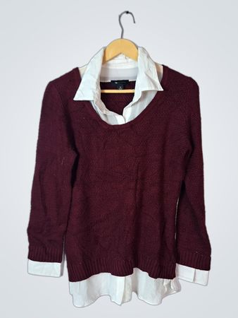Maroon Knit Sweater with White Collar and Cuffs