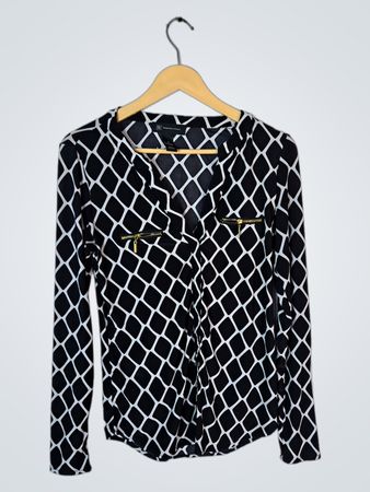 International Concepts Black and White Geometric Pattern Shirt