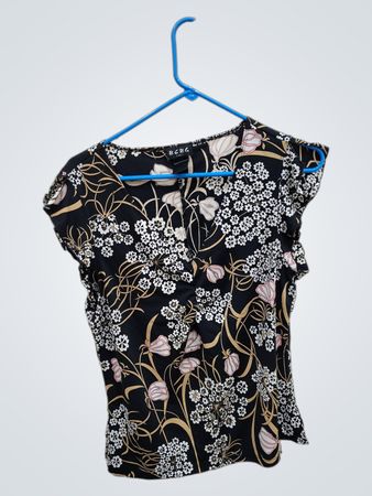 BEBG Paris Floral Blouse
