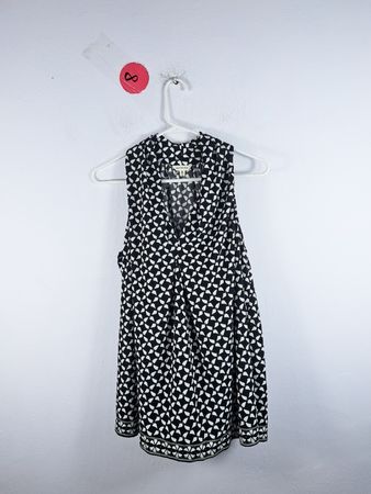 Max Studio Black White Geometric Print Sleeveless Blouse