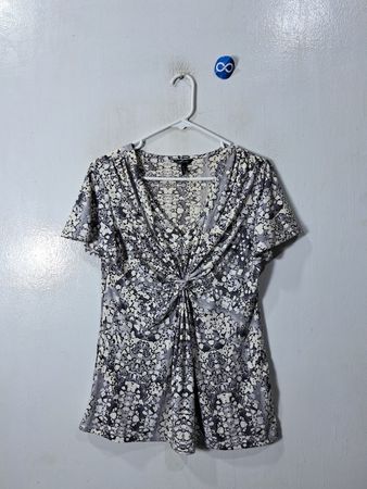 daisy fuentes Gray and White Floral Blouse