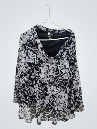 First Ortion Black and White Floral Blouse