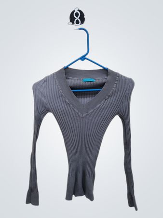 Gray Long-Sleeve Ribbed Top