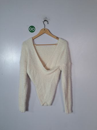Cream-colored Long Sleeve Sweater