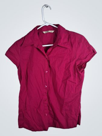 Old Navy Magenta Short Sleeve Button-Down Shirt