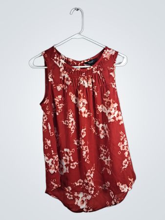 Simply Vera Vera Wang Red Floral Blouse