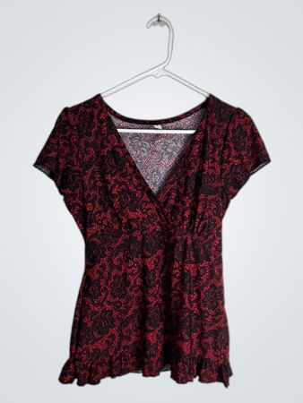 Marilyn Monroe Women's Red and Black Lace Top