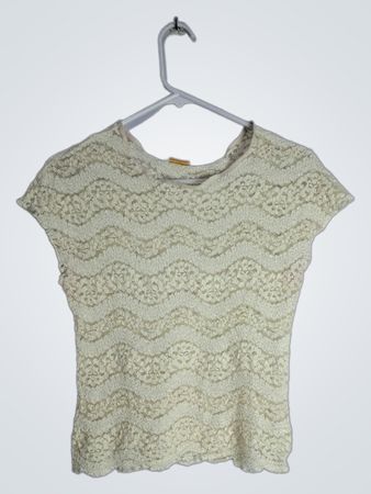 ESCAPADES Lace Top