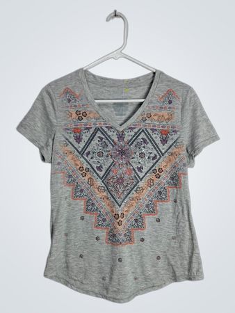 Time and Tru Gray Graphic T-Shirt