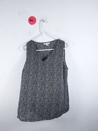 Nine West Houndstooth Sleeveless V-Neck Top