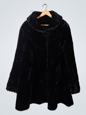 Gallery Black Fur Coat