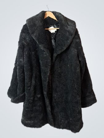 Elegance Italy Design Fur Coat