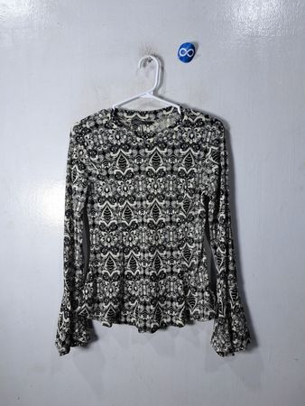 Suzy Shier Printed Long Sleeve Blouse