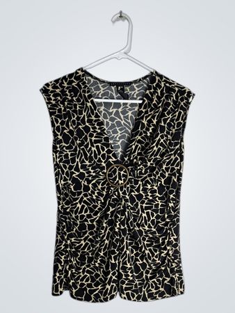 Apostrophe Sleeveless Top