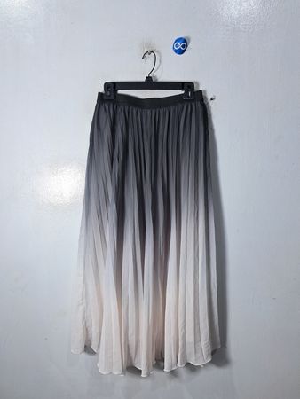 WD NY Black and White Ombre Pleated Skirt