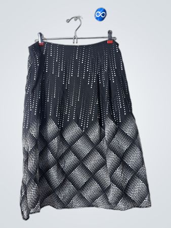 east5th black and white skirt