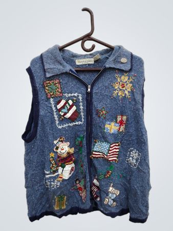 Victoria Jones Woman Sleeveless Knit Vest