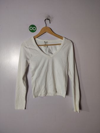 No Boundaries Ribbed Long Sleeve V-Neck Top