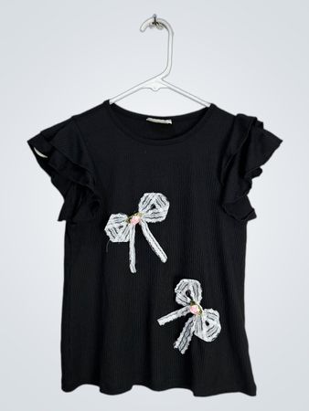 Black Girl's Top with Ribbed Fabric and Ruffled Sleeves