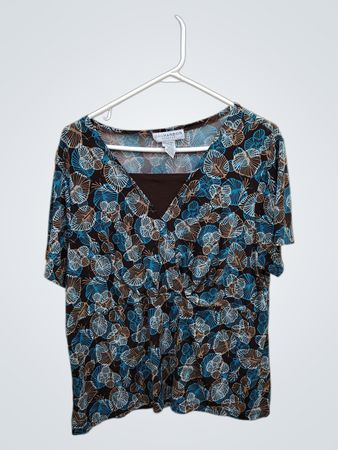 SAGHARBOR Stretch Floral Blouse