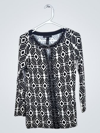 International Concepts Black and White Geometric Pattern Top