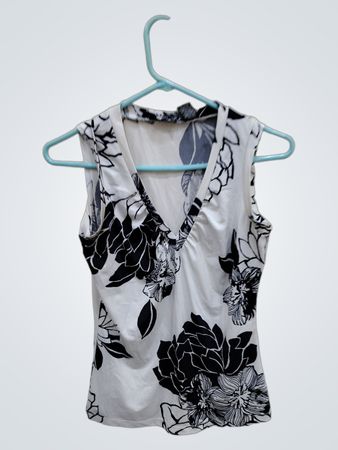 Black and White Floral Sleeveless Top