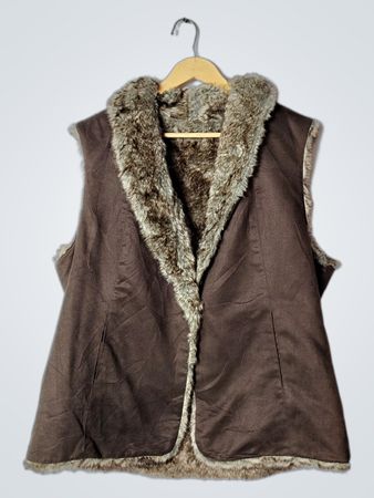 Crosby Women's Brown Faux Fur Trimmed Vest