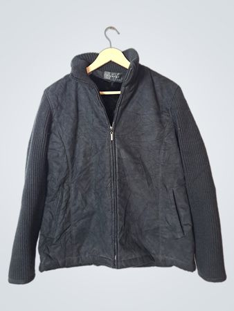 Braetan Black Zip-Up Jacket with Ribbed Sleeves