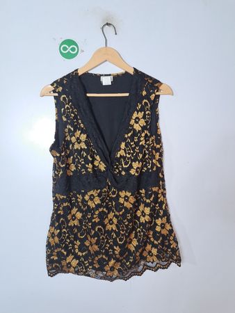 Creative Design Works, Inc. Women's Black & Gold Lace Top