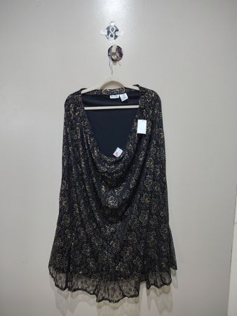 Units Woman Black and Gold Floral Print Dress